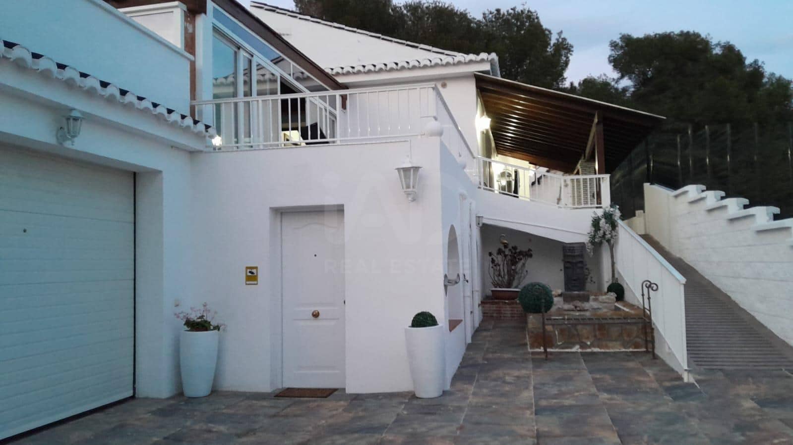 4 quarto Casa em Banda para venda em Granada cidade com piscina garagem - 990 000 € (Ref: 9988925)