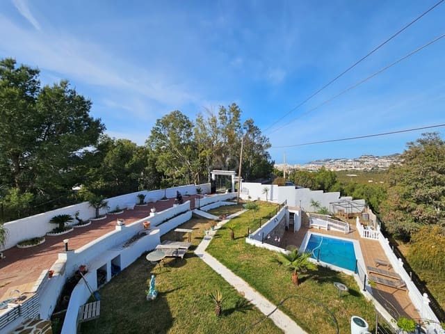 4 quarto Casa em Banda para venda em Granada cidade com piscina garagem - 990 000 € (Ref: 9988925)