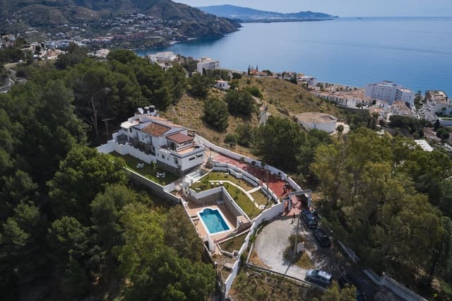 4 quarto Casa em Banda para venda em Granada cidade com piscina garagem - 990 000 € (Ref: 9988925)