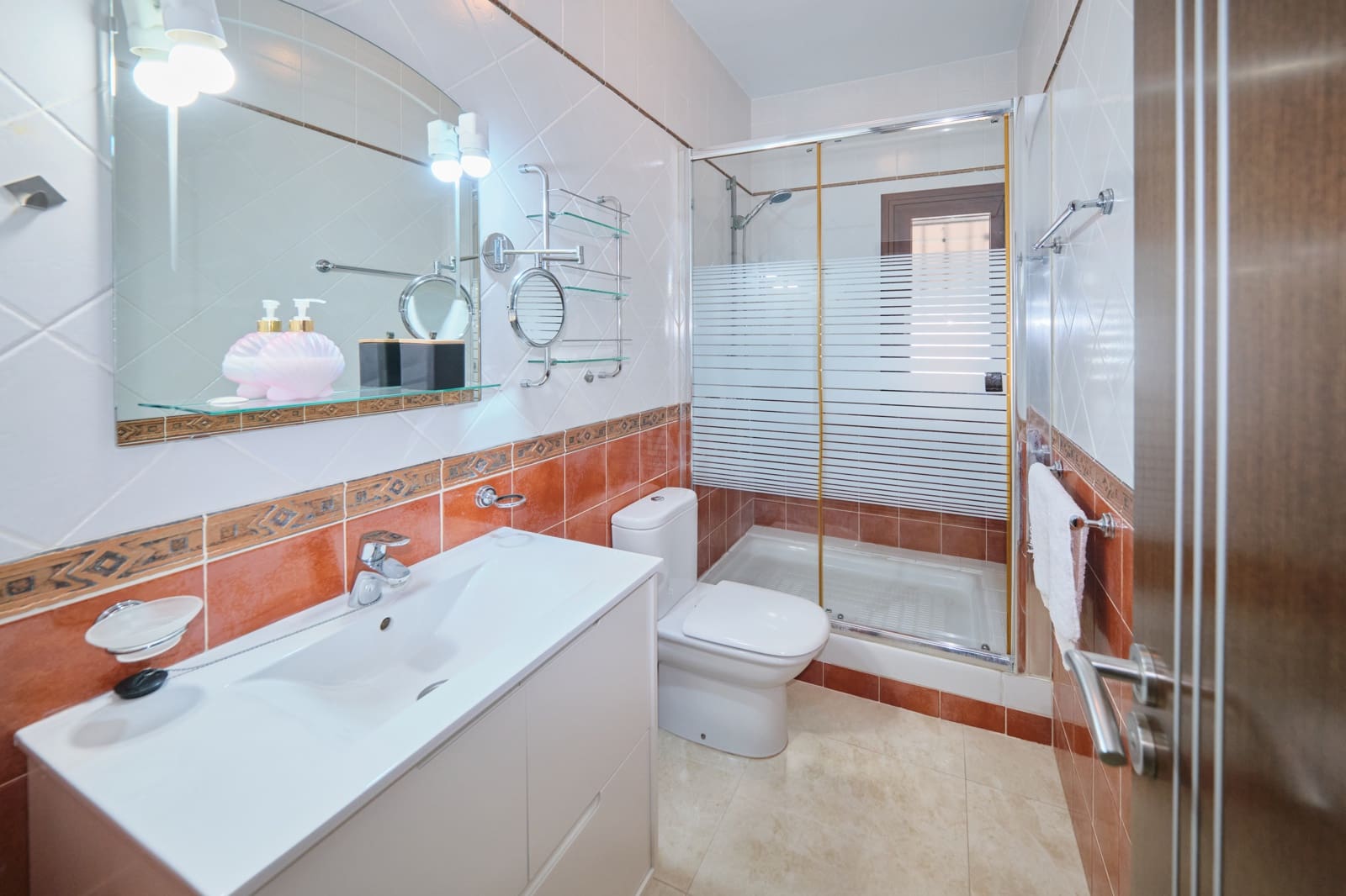 4 quarto Casa em Banda para venda em Granada cidade com piscina garagem - 990 000 € (Ref: 9988925)