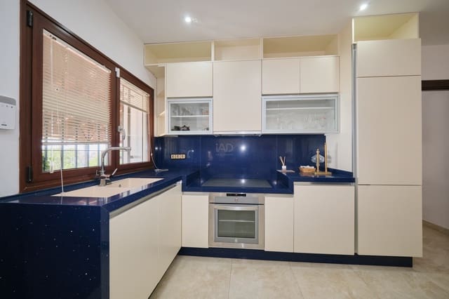 4 quarto Casa em Banda para venda em Granada cidade com piscina garagem - 990 000 € (Ref: 9988925)