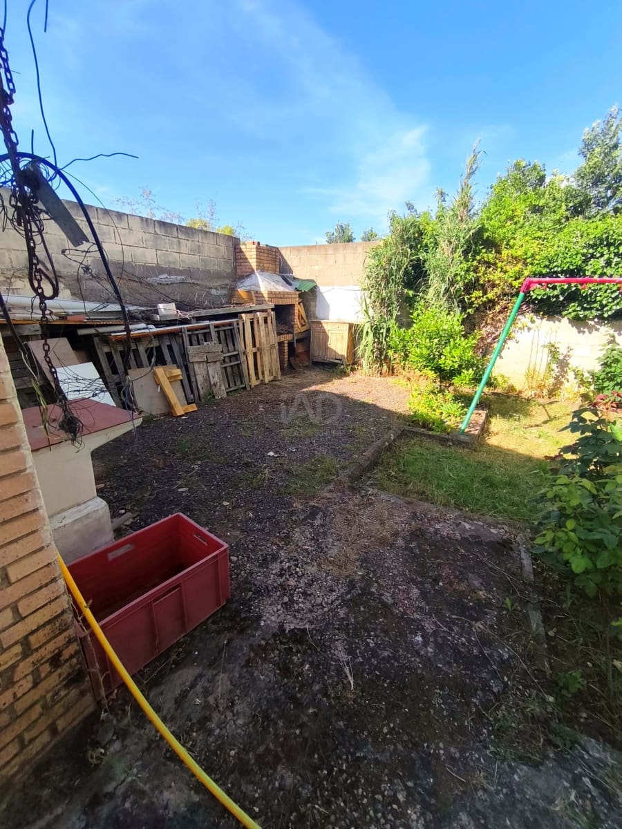 Mark till salu i Leon stad - 110 000 € (Ref: 9988926)