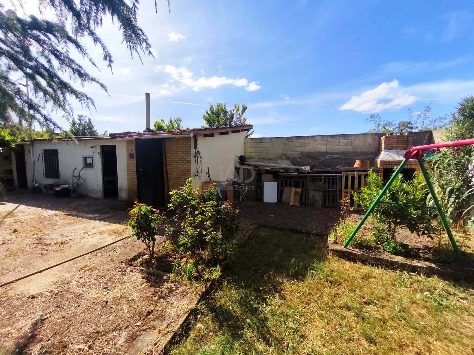 Mark till salu i Leon stad - 110 000 € (Ref: 9988926)