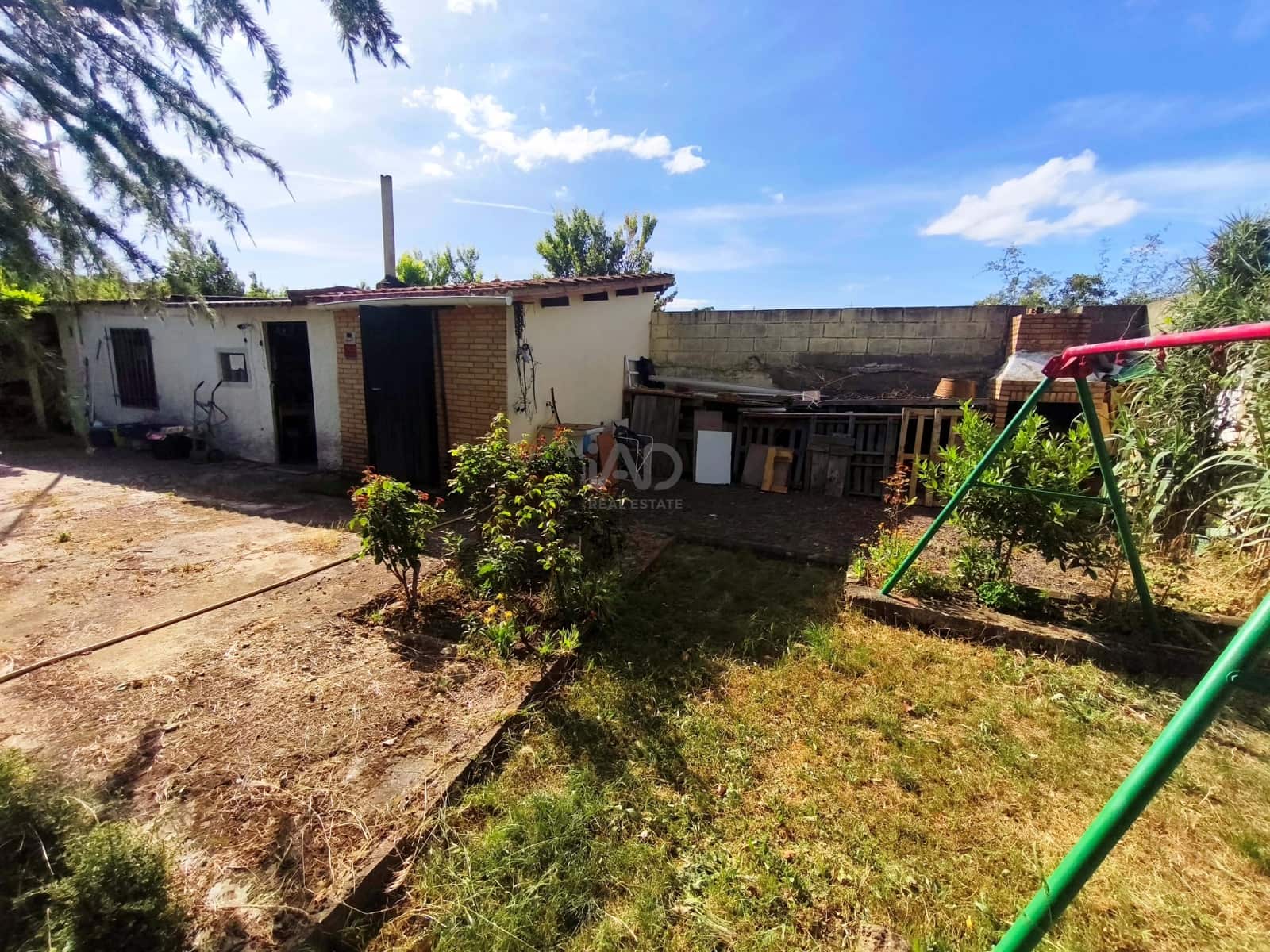 Mark till salu i Leon stad - 110 000 € (Ref: 9988926)
