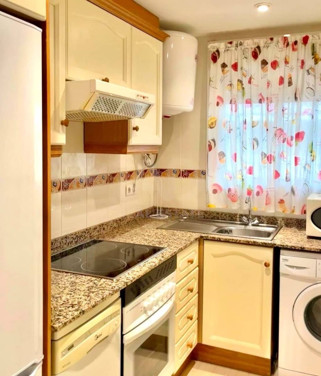 Ático de 2 habitaciones en Oropesa  en venta con piscina garaje - 130.000 € (Ref: 9988930)