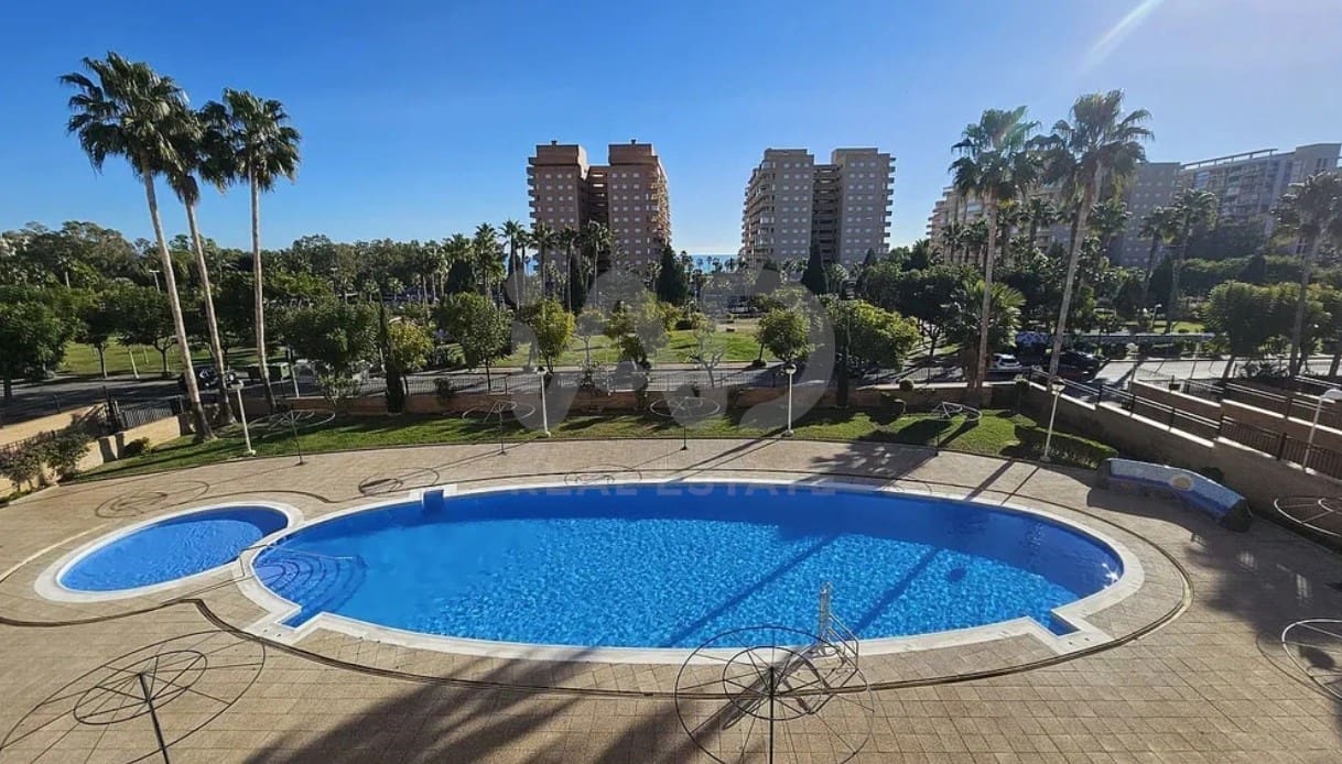 Ático de 2 habitaciones en Oropesa  en venta con piscina garaje - 130.000 € (Ref: 9988930)