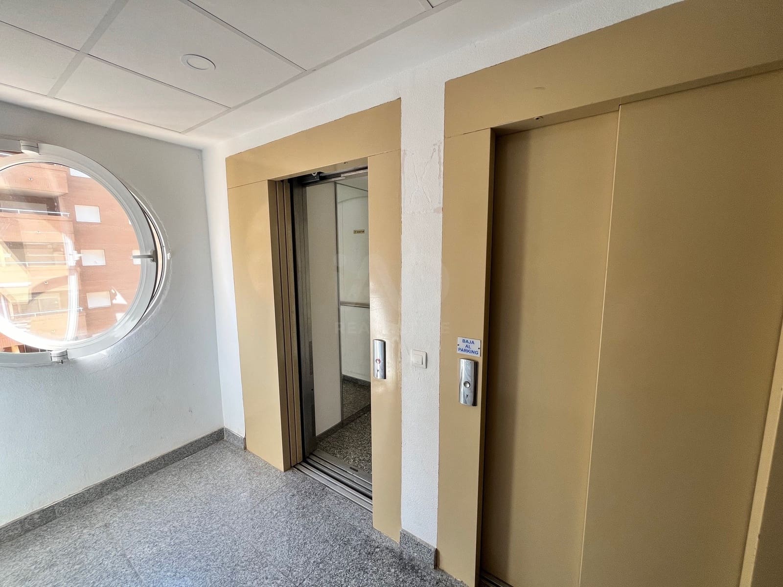 Ático de 2 habitaciones en Oropesa  en venta con piscina garaje - 130.000 € (Ref: 9988930)