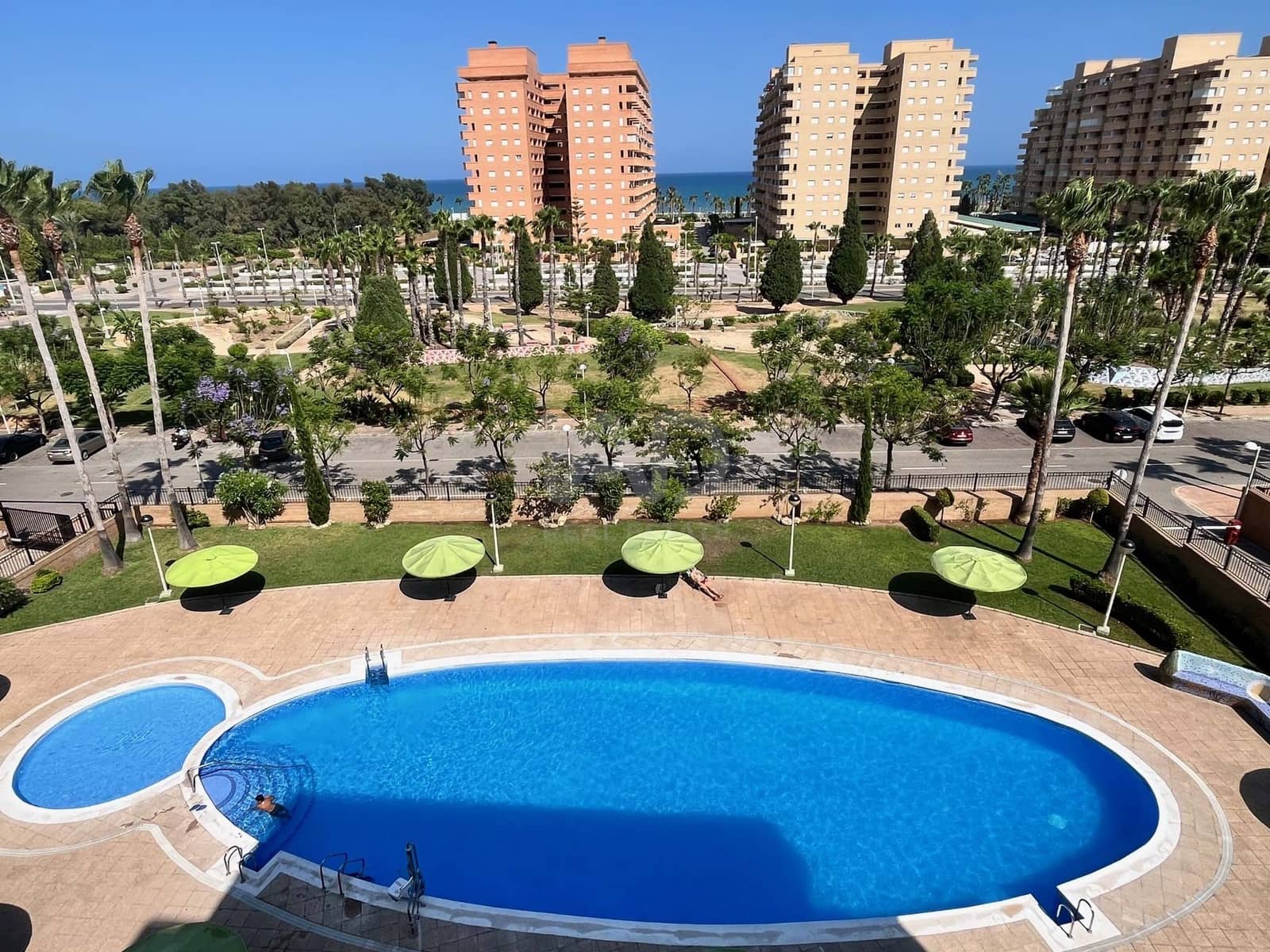 Ático de 2 habitaciones en Oropesa  en venta con piscina garaje - 130.000 € (Ref: 9988930)