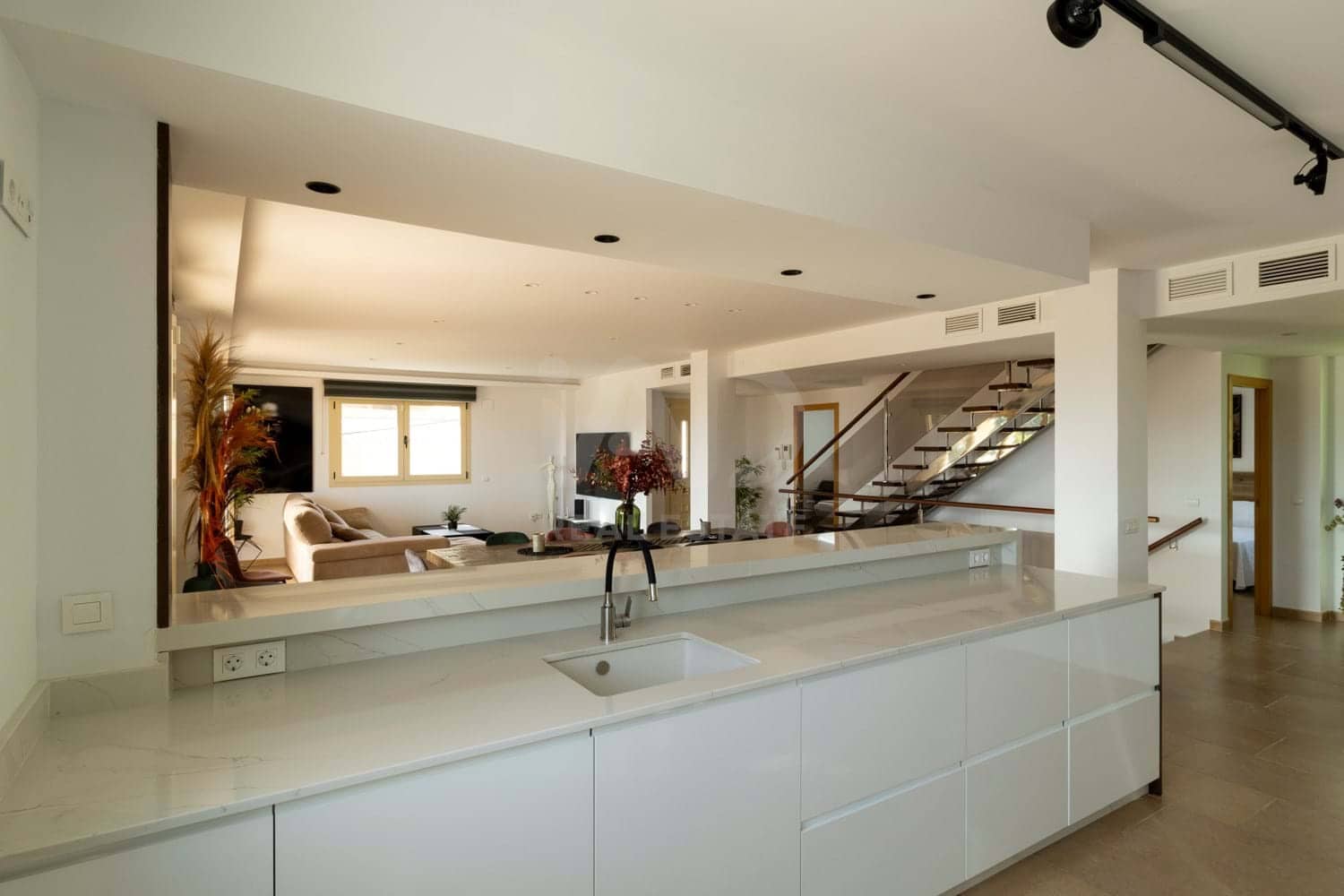 6 soverom Villa til salgs i Calpe / Calp med svømmebasseng garasje - € 1 100 000 (Ref: 9988935)