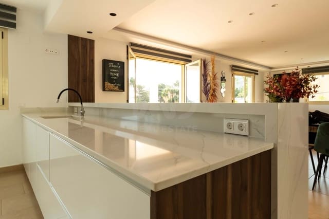 6 soverom Villa til salgs i Canuta, Calpe / Calp med svømmebasseng garasje - € 1 100 000 (Ref: 9988935)