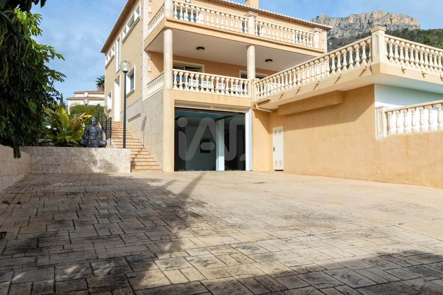 6 soverom Villa til salgs i Calpe / Calp med svømmebasseng garasje - € 1 100 000 (Ref: 9988935)