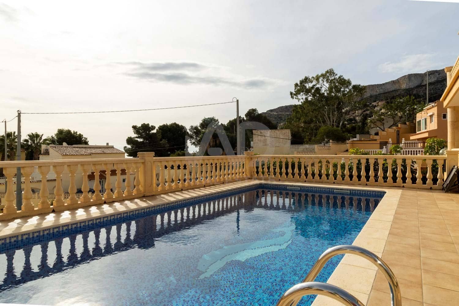6 soverom Villa til salgs i Calpe / Calp med svømmebasseng garasje - € 1 100 000 (Ref: 9988935)