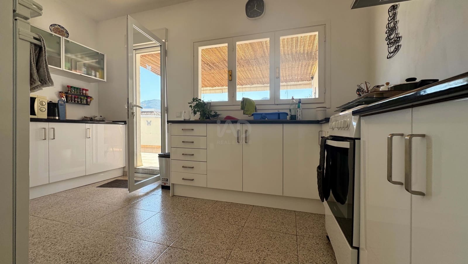 3 quarto Penthouse para venda em Alicante cidade com garagem - 170 000 € (Ref: 9988937)
