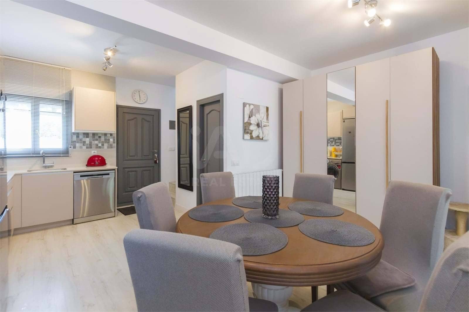 3 sovrum Radhus till salu i Alicante stad med pool - 330 000 € (Ref: 9988945)