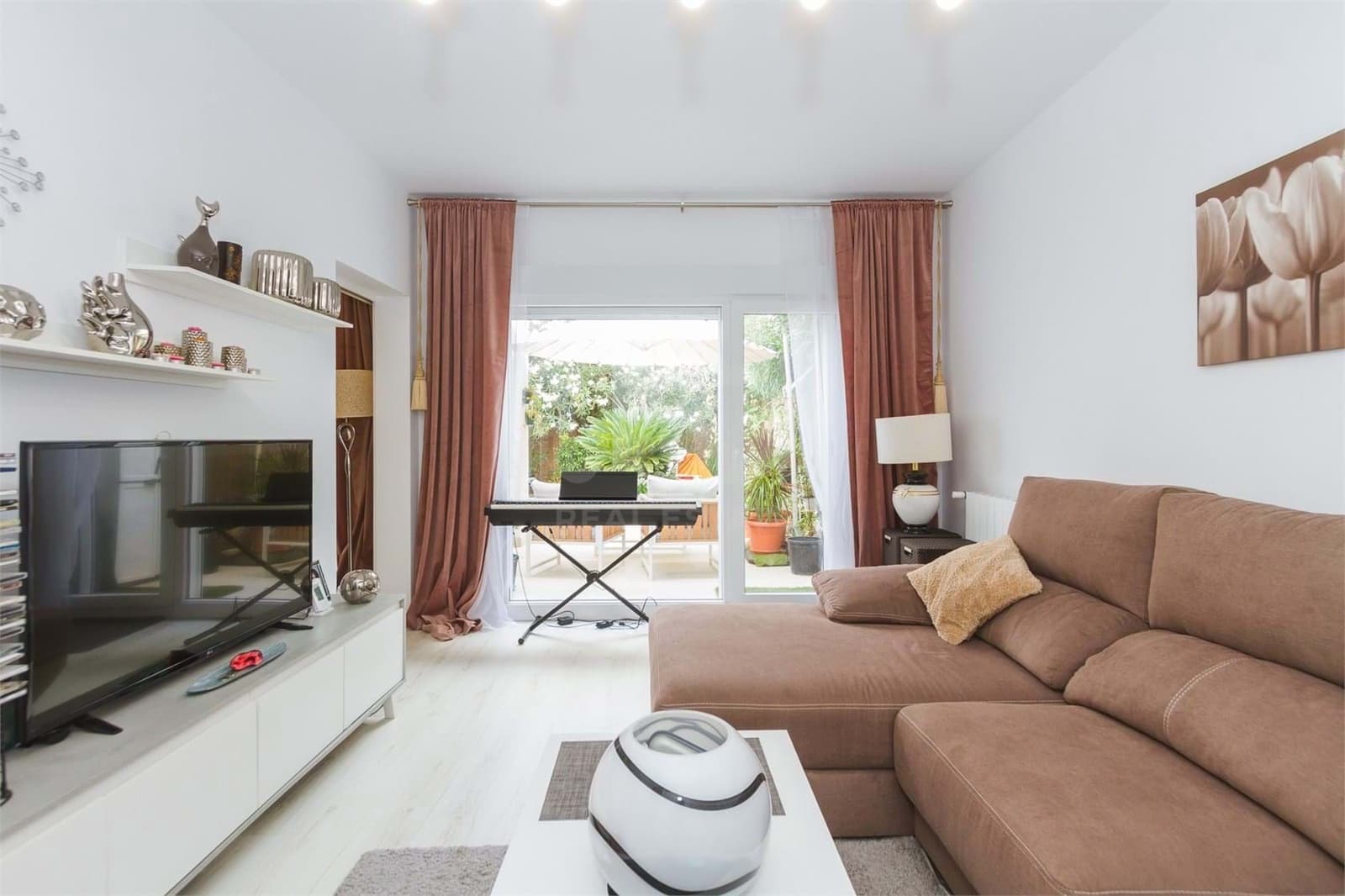 3 sovrum Radhus till salu i Alicante stad med pool - 330 000 € (Ref: 9988945)