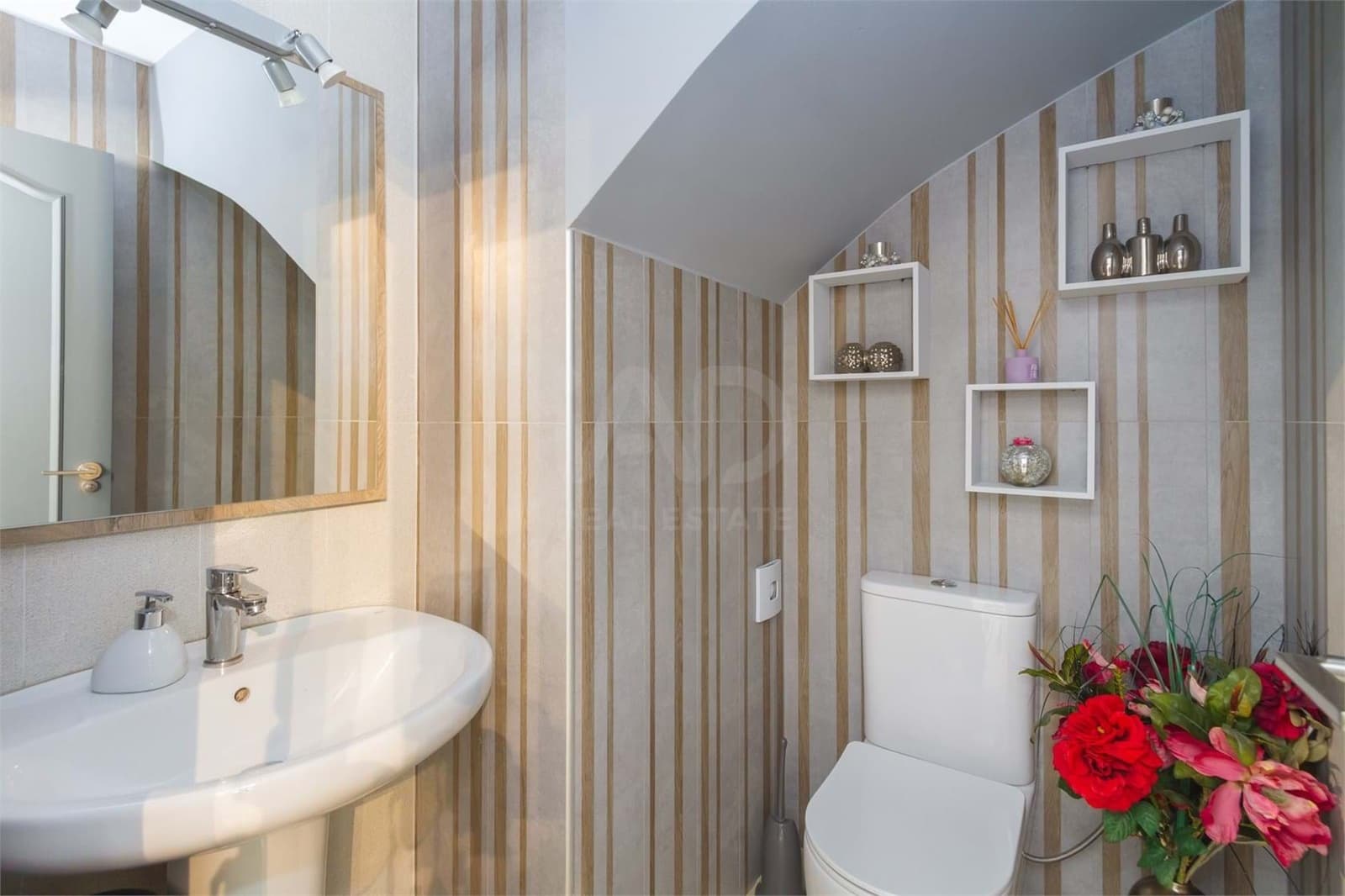 3 sovrum Radhus till salu i Alicante stad med pool - 330 000 € (Ref: 9988945)