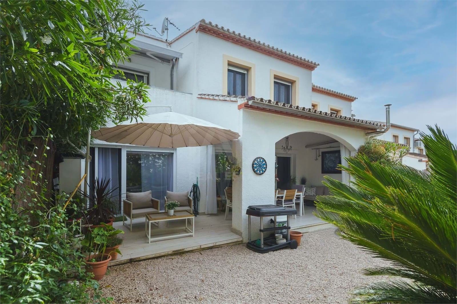 3 sovrum Radhus till salu i Alicante stad med pool - 330 000 € (Ref: 9988945)