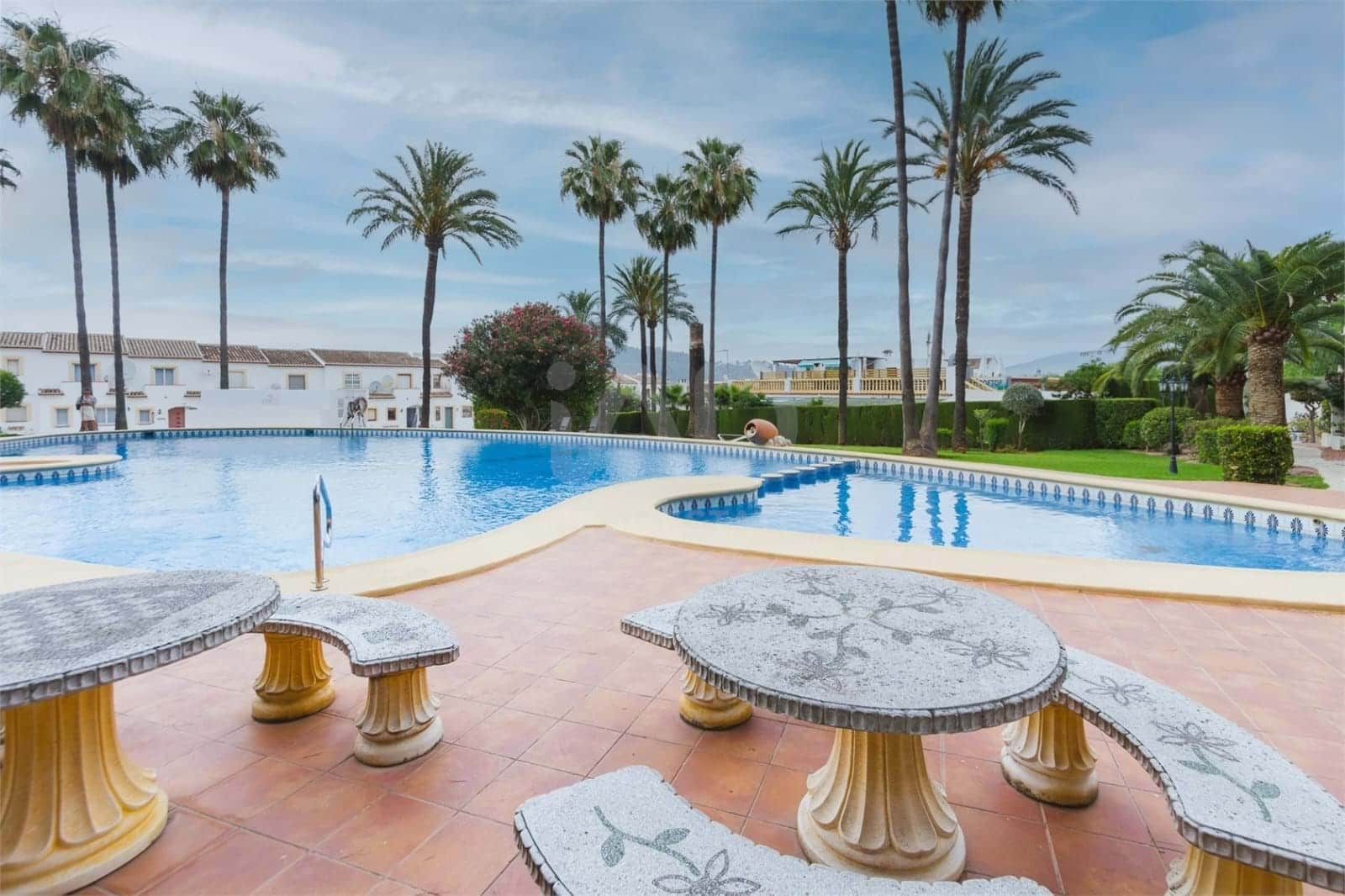 3 sovrum Radhus till salu i Alicante stad med pool - 330 000 € (Ref: 9988945)
