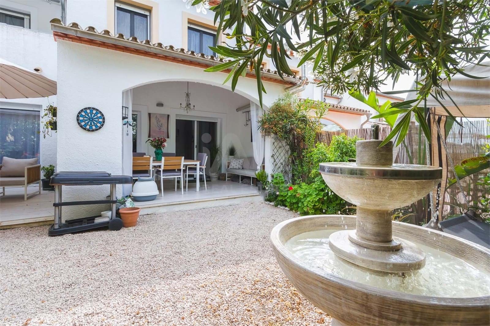 3 sovrum Radhus till salu i Alicante stad med pool - 330 000 € (Ref: 9988945)