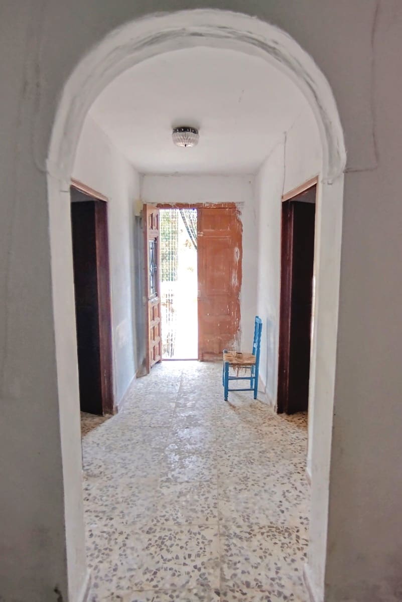 4 soverom Hus til salgs i Almeria by med svømmebasseng - € 46 000 (Ref: 9988946)