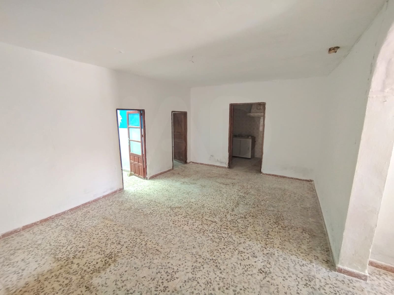 4 soverom Hus til salgs i Almeria by med svømmebasseng - € 46 000 (Ref: 9988946)