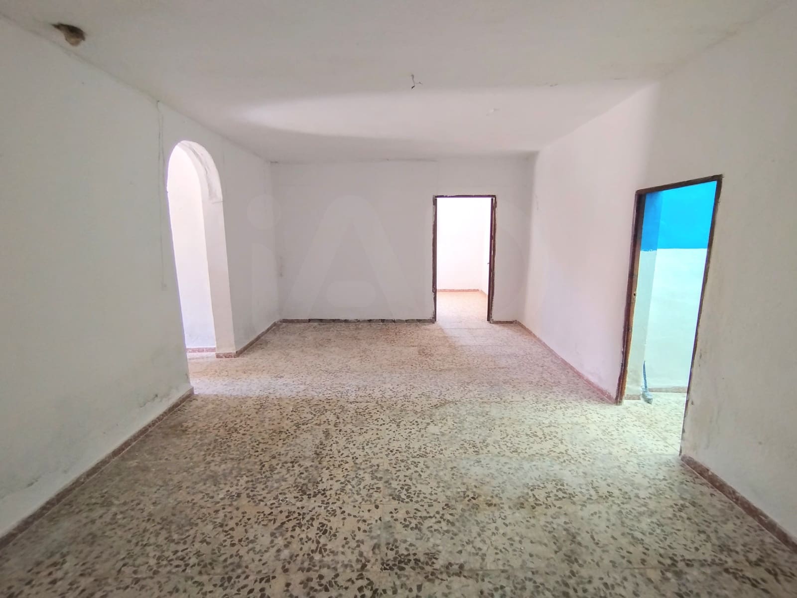 4 soverom Hus til salgs i Almeria by med svømmebasseng - € 46 000 (Ref: 9988946)