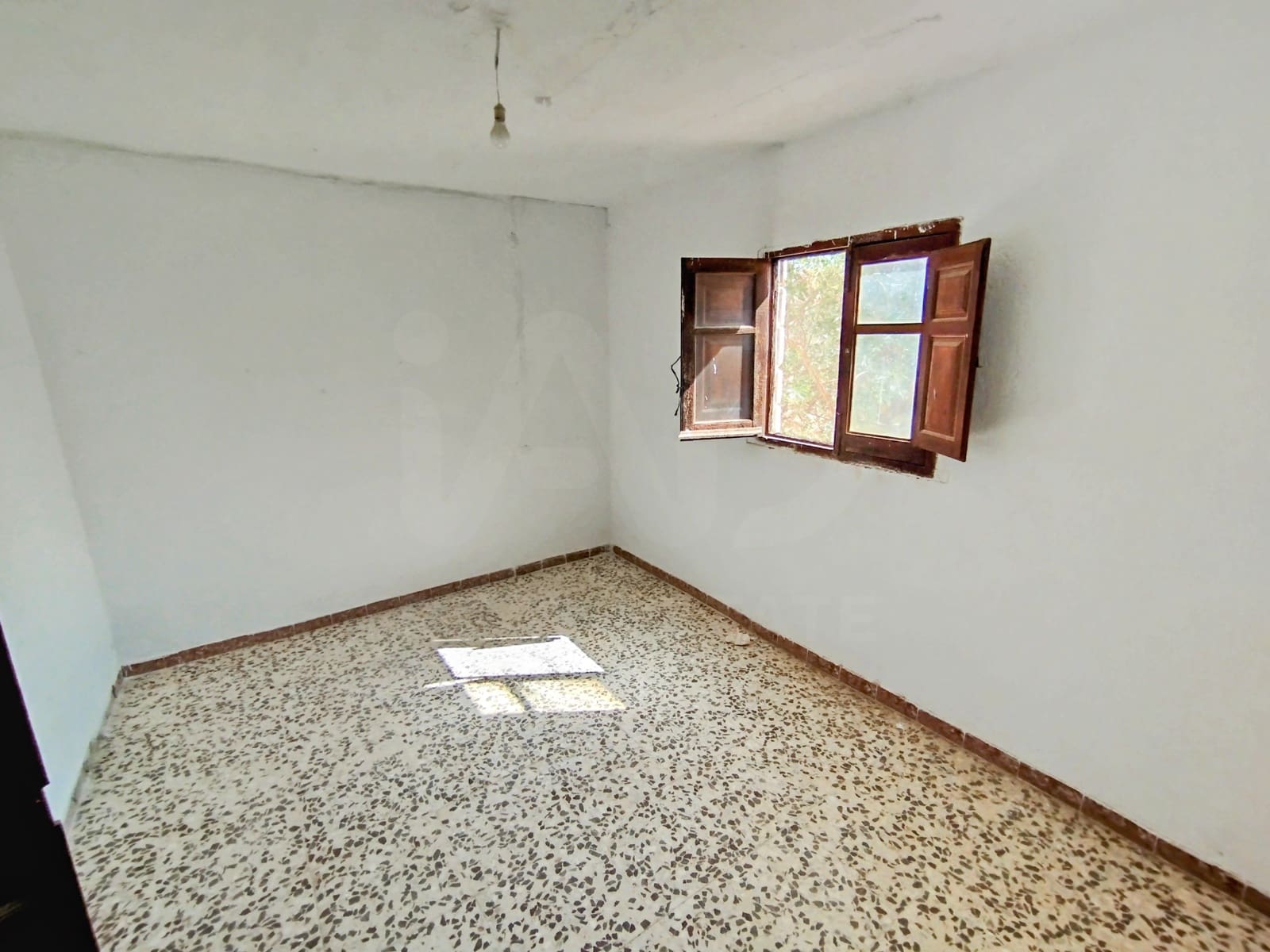 4 soverom Hus til salgs i Almeria by med svømmebasseng - € 46 000 (Ref: 9988946)