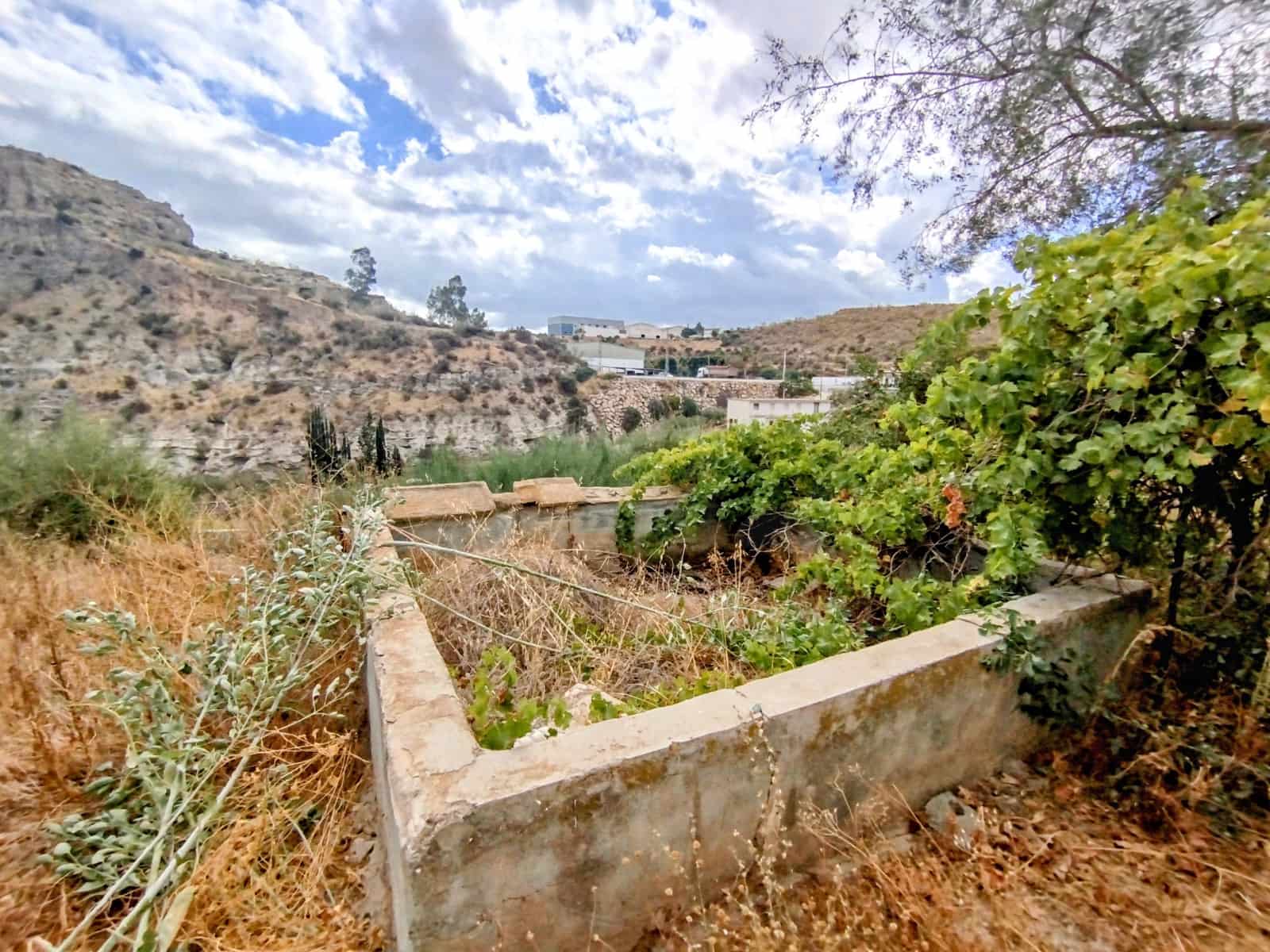 4 soverom Hus til salgs i Almeria by med svømmebasseng - € 46 000 (Ref: 9988946)