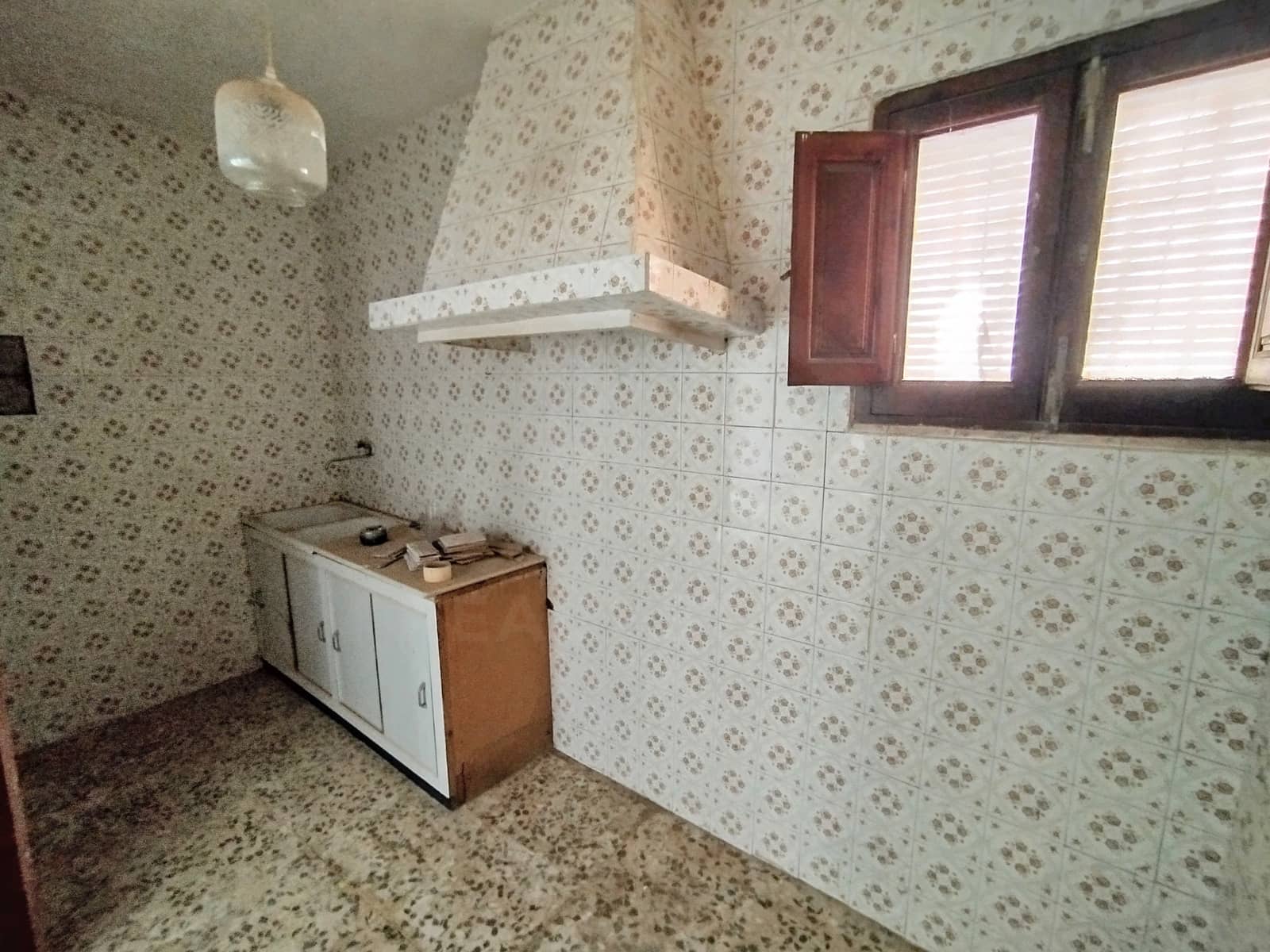 4 soverom Hus til salgs i Almeria by med svømmebasseng - € 46 000 (Ref: 9988946)