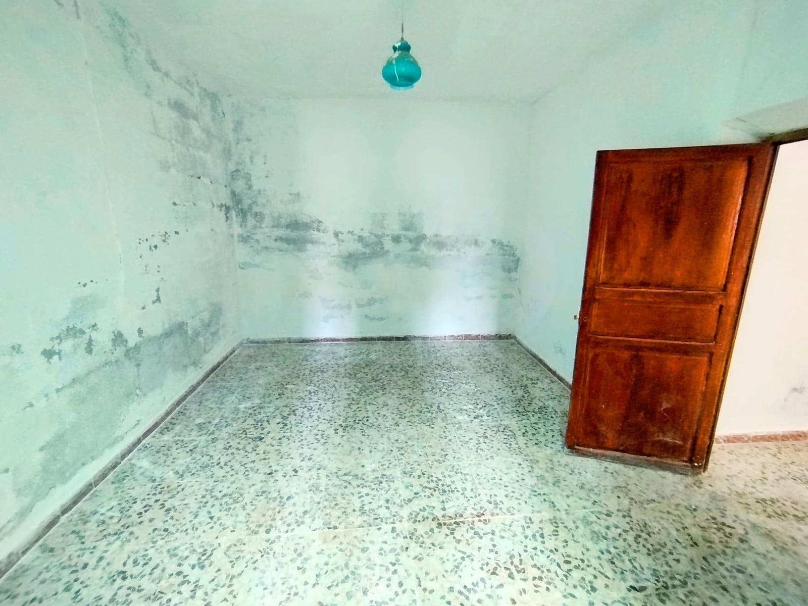 4 soverom Hus til salgs i Almeria by med svømmebasseng - € 46 000 (Ref: 9988946)