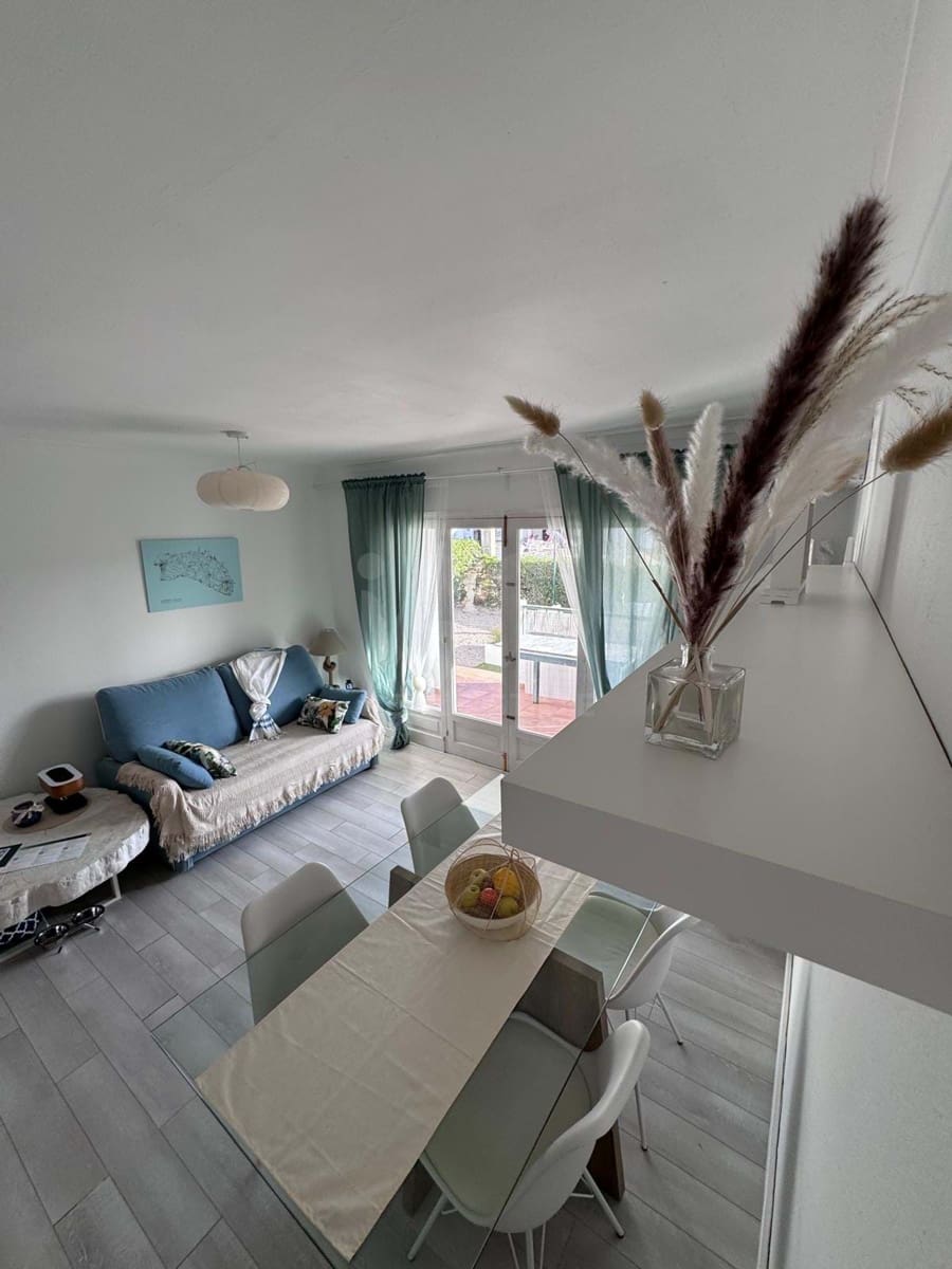 2 soveværelse Lejlighed til salg i Cala'n Porter med swimmingpool - € 336.000 (Ref: 9988948)