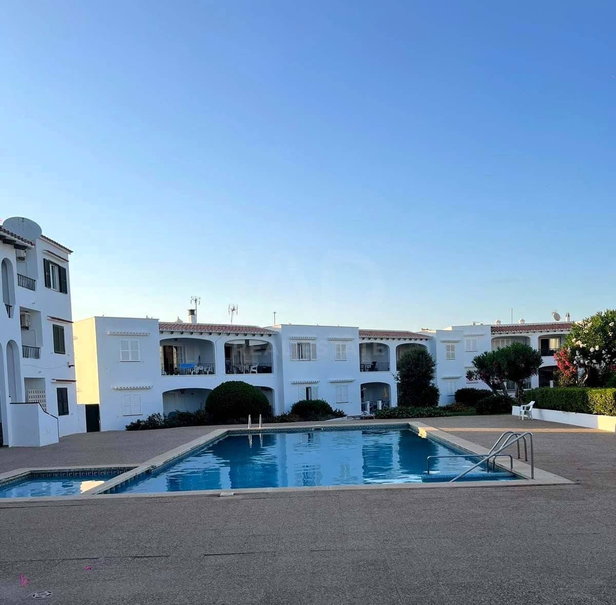 2 soveværelse Lejlighed til salg i Cala'n Porter med swimmingpool - € 336.000 (Ref: 9988948)