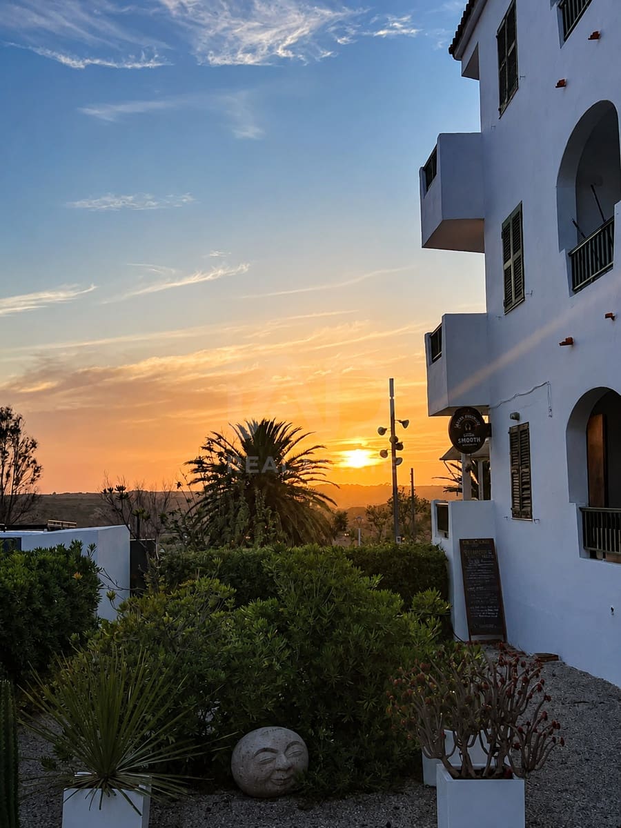 2 soveværelse Lejlighed til salg i Cala'n Porter med swimmingpool - € 336.000 (Ref: 9988948)