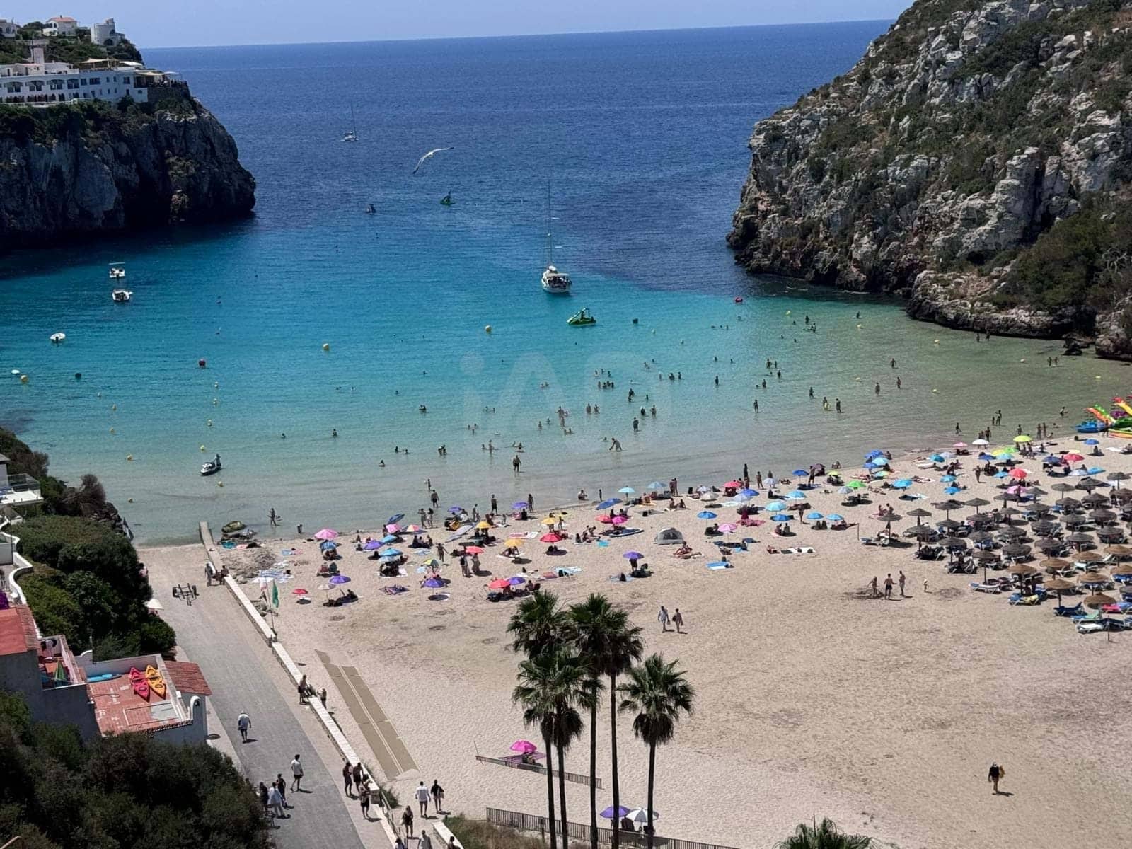 2 soveværelse Lejlighed til salg i Cala'n Porter med swimmingpool - € 336.000 (Ref: 9988948)