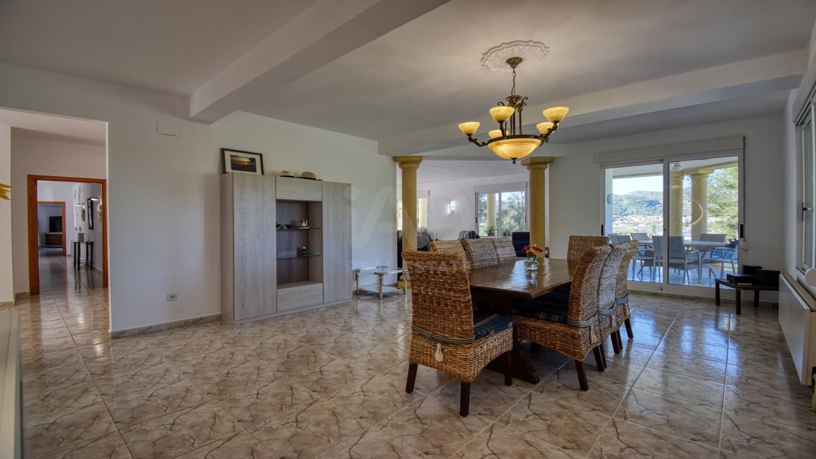 4 soverom Villa til salgs i Pedreguer med svømmebasseng garasje - € 875 000 (Ref: 9988951)