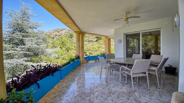 4 soverom Villa til salgs i Pedreguer med svømmebasseng garasje - € 875 000 (Ref: 9988951)