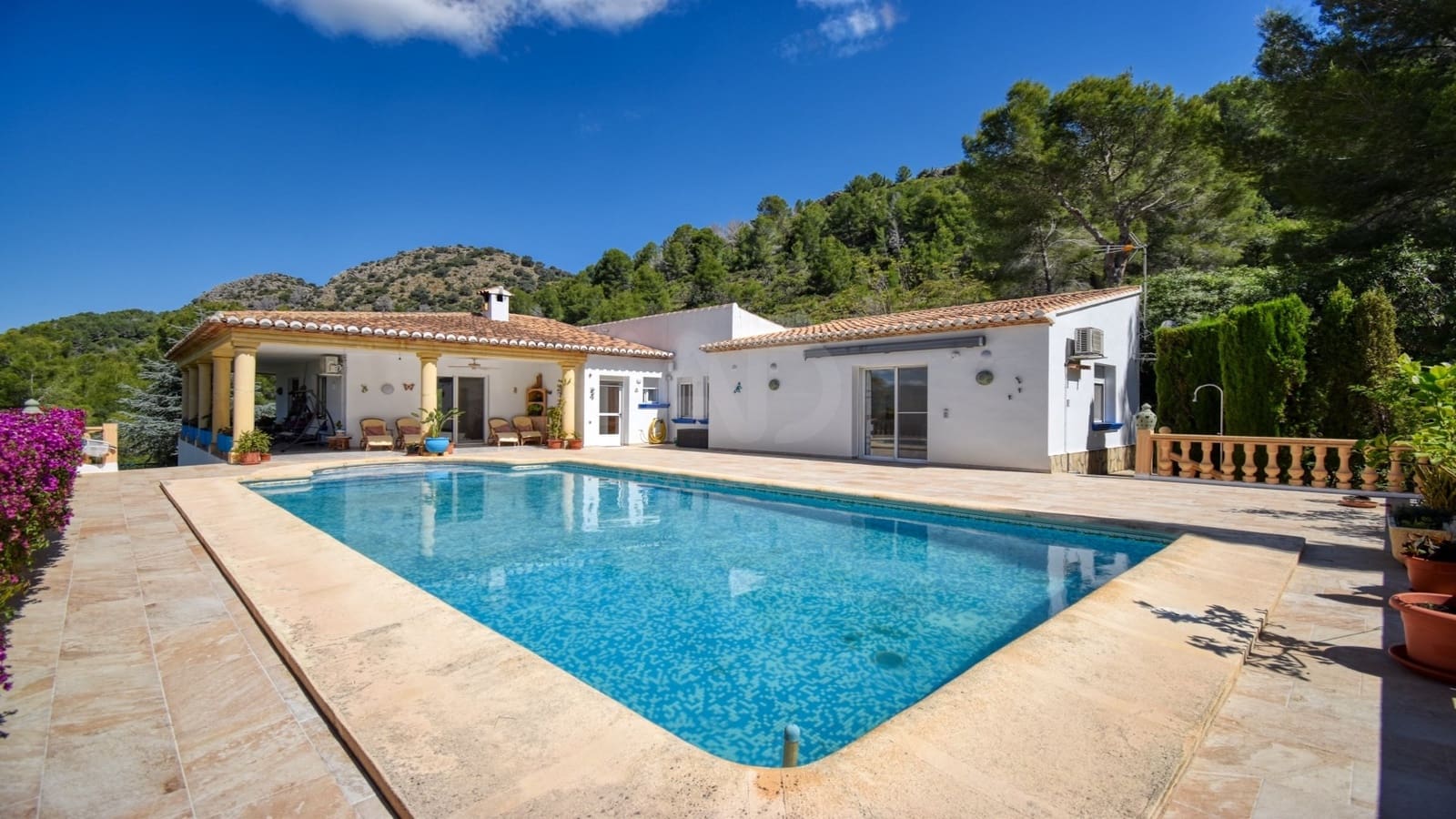 4 soverom Villa til salgs i Pedreguer med svømmebasseng garasje - € 875 000 (Ref: 9988951)