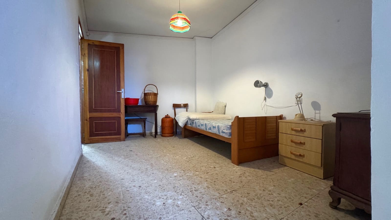 6 makuuhuone Omakotitalo myytävänä paikassa Alicante kaupunki mukana 
autotalli - 190 000 € (Ref: 9988959)