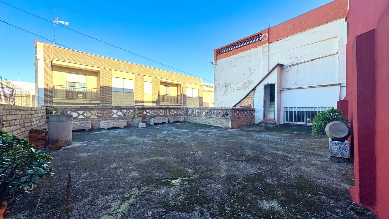 6 makuuhuone Omakotitalo myytävänä paikassa Alicante kaupunki mukana 
autotalli - 190 000 € (Ref: 9988959)