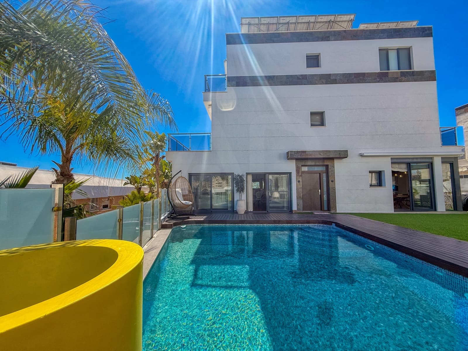 5 chambre Villa/Maison à vendre à Alicante ville avec piscine garage - 2 000 000 € (Ref: 9988960)