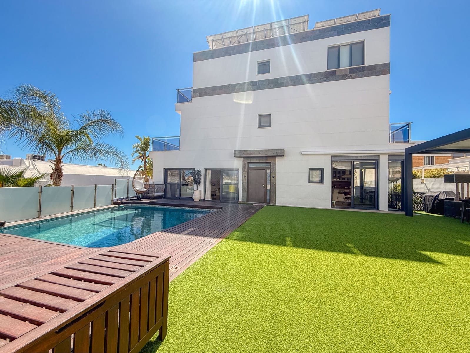 5 chambre Villa/Maison à vendre à Alicante ville avec piscine garage - 2 000 000 € (Ref: 9988960)