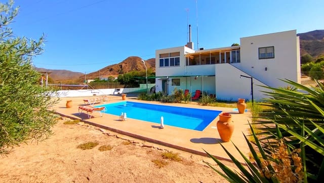 Finca/Casa Rural de 7 habitaciones en Sorbas en venta con piscina garaje - 190.000 € (Ref: 9988964)