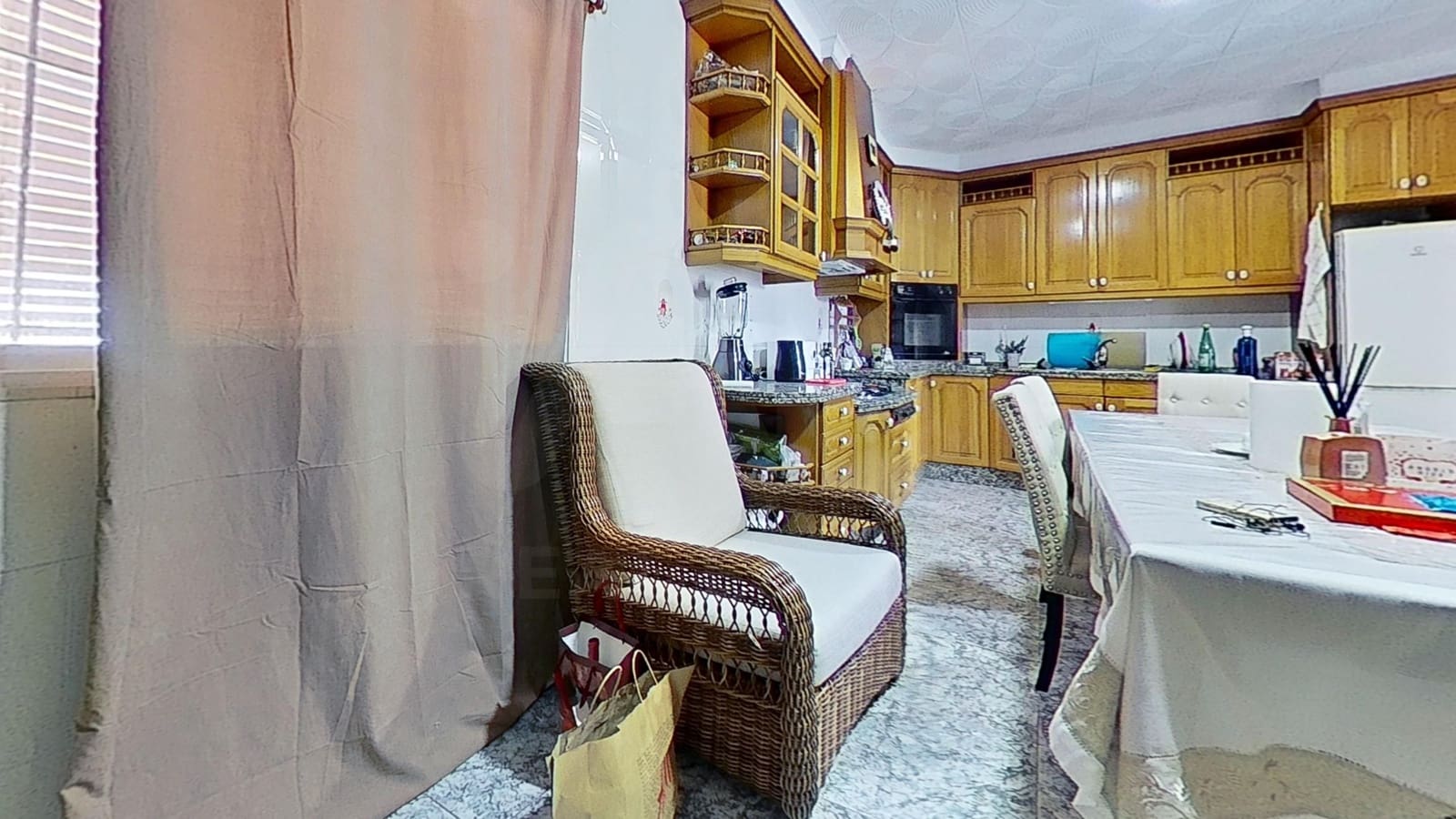 Casa de 3 habitaciones en Alicante / Alacant ciudad en venta con garaje - 245.000 € (Ref: 9988965)