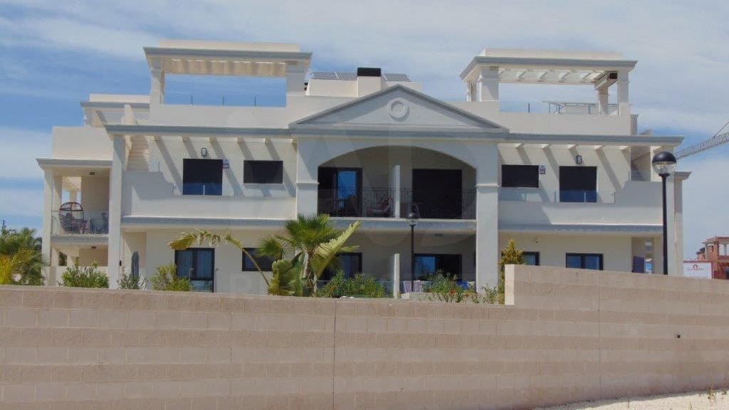 2 soveværelse Penthouse til salg i Pueblo Bravo med swimmingpool - € 299.000 (Ref: 9988966)