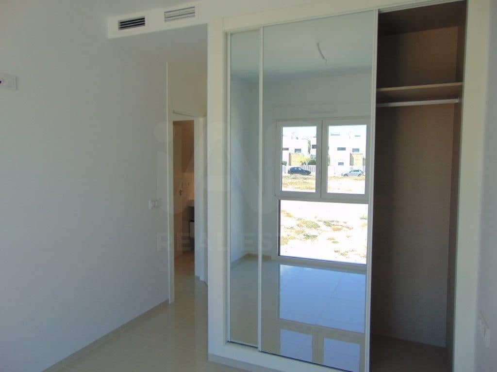 2 soveværelse Penthouse til salg i Pueblo Bravo med swimmingpool - € 299.000 (Ref: 9988966)