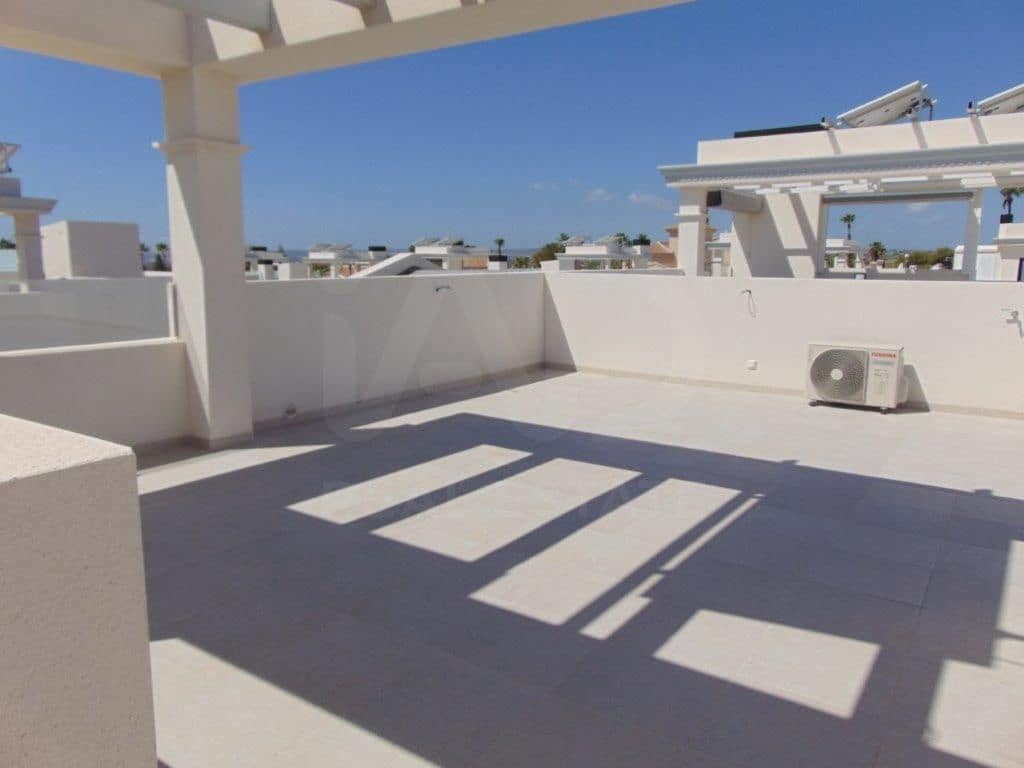 2 soveværelse Penthouse til salg i Pueblo Bravo med swimmingpool - € 299.000 (Ref: 9988966)