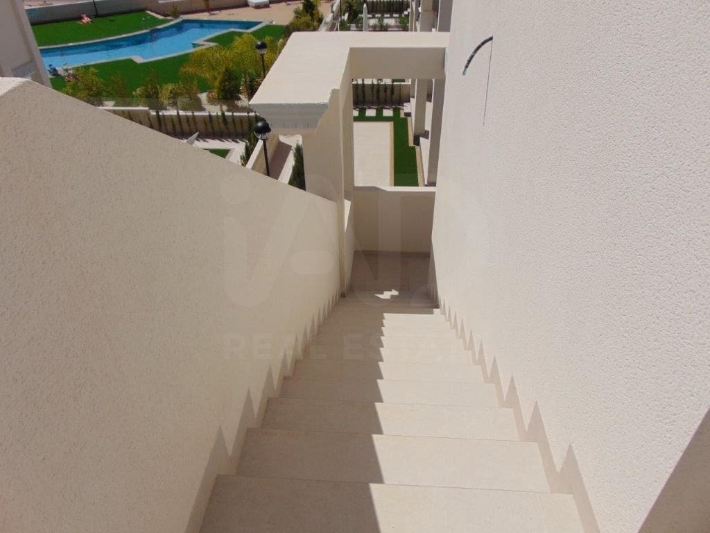 2 soveværelse Penthouse til salg i Pueblo Bravo med swimmingpool - € 299.000 (Ref: 9988966)