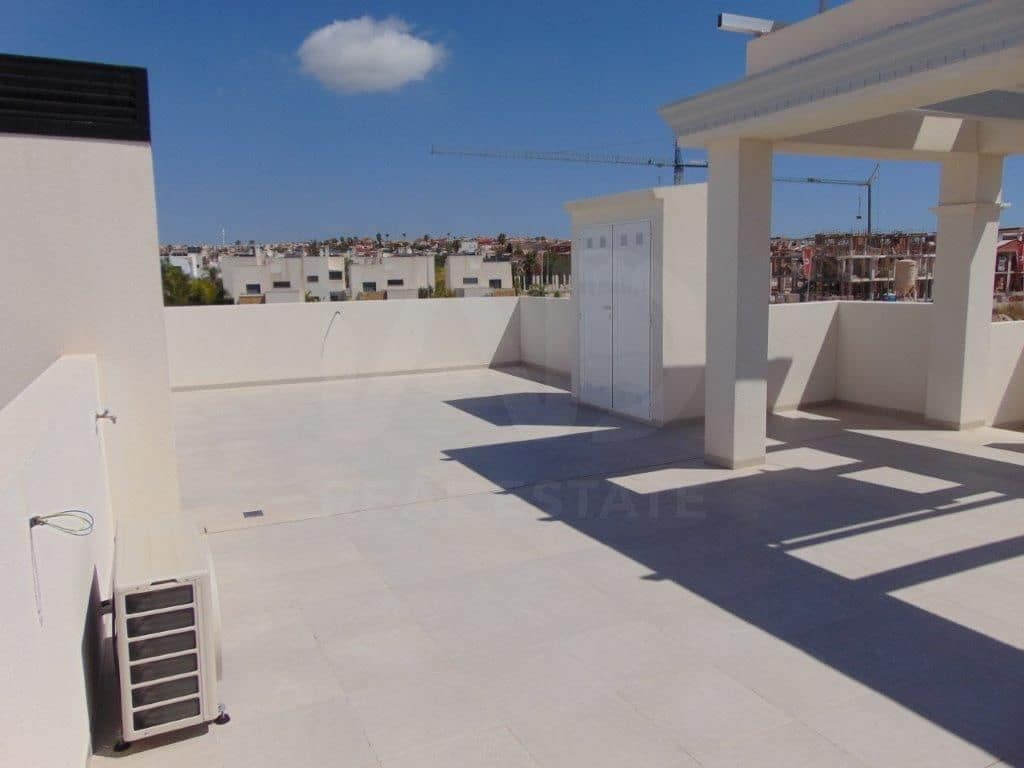 2 soveværelse Penthouse til salg i Pueblo Bravo med swimmingpool - € 299.000 (Ref: 9988966)