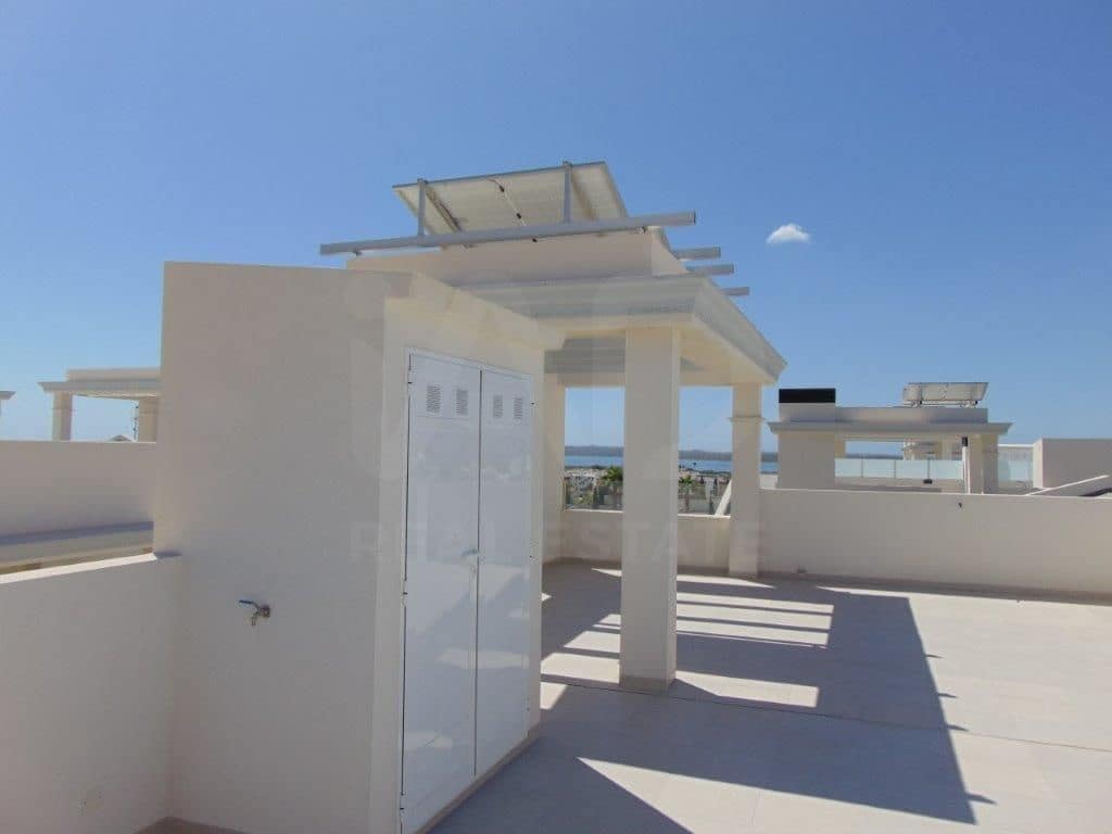 2 soveværelse Penthouse til salg i Pueblo Bravo med swimmingpool - € 299.000 (Ref: 9988966)