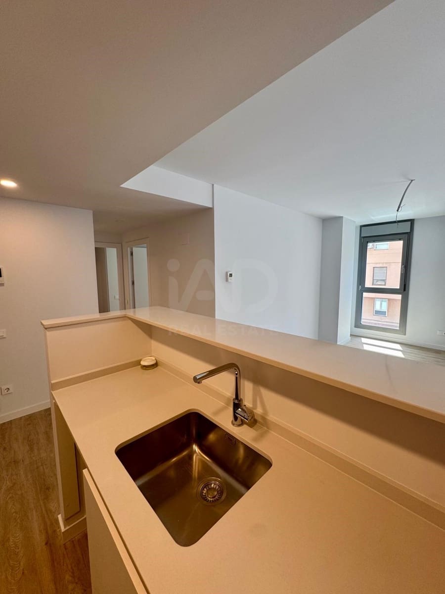 Apartamento de 2 habitaciones en Alicante / Alacant ciudad en venta con piscina garaje - 389.000 € (Ref: 9988967)